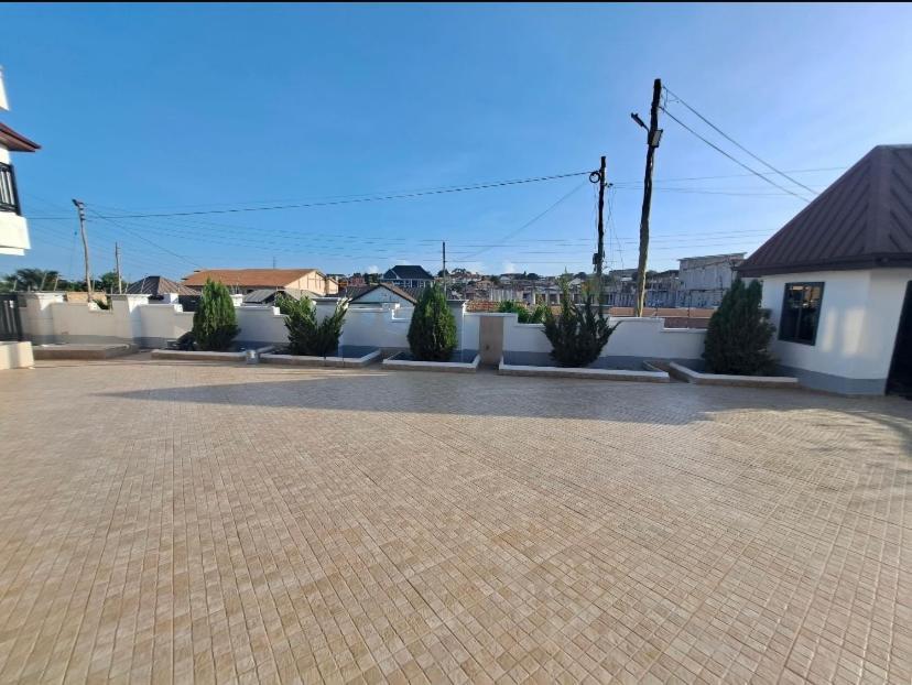 Baffour Apartments Adiebaba Екстер'єр фото