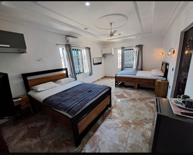 Baffour Apartments Adiebaba Екстер'єр фото