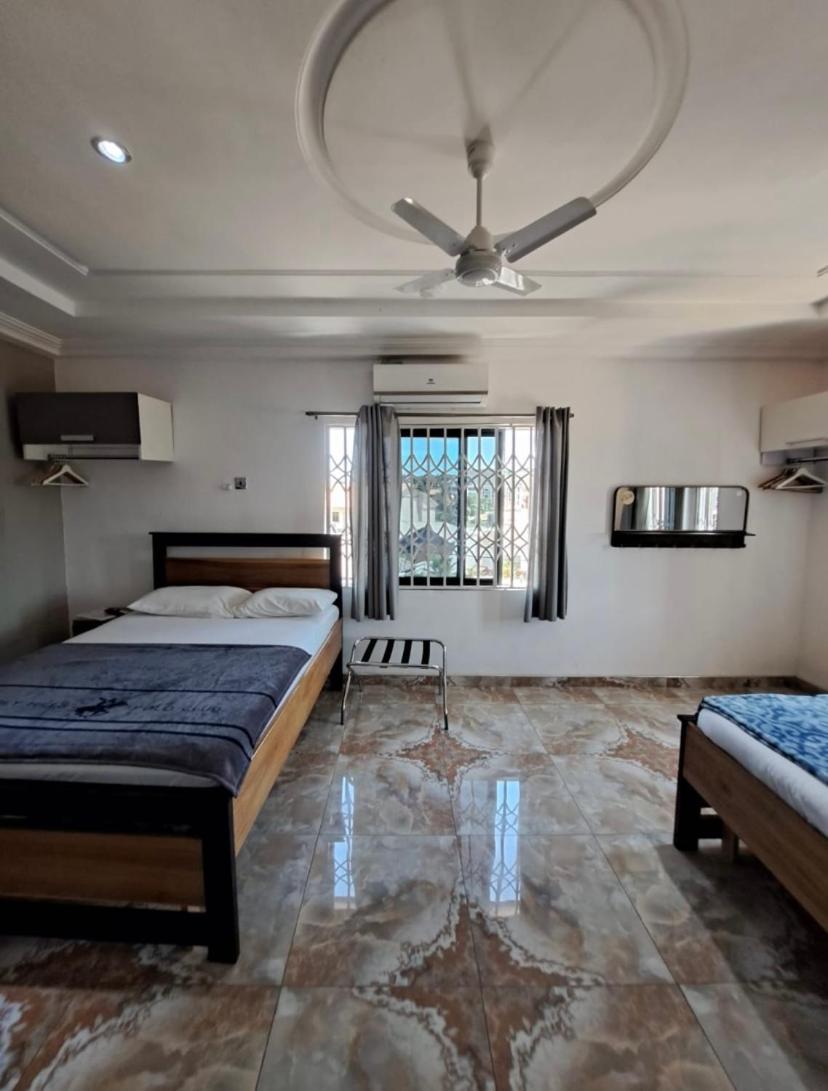 Baffour Apartments Adiebaba Екстер'єр фото