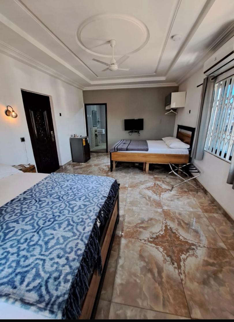 Baffour Apartments Adiebaba Екстер'єр фото